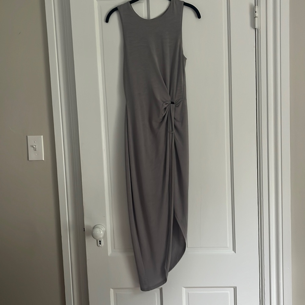 Lovers + Friends grey size XS